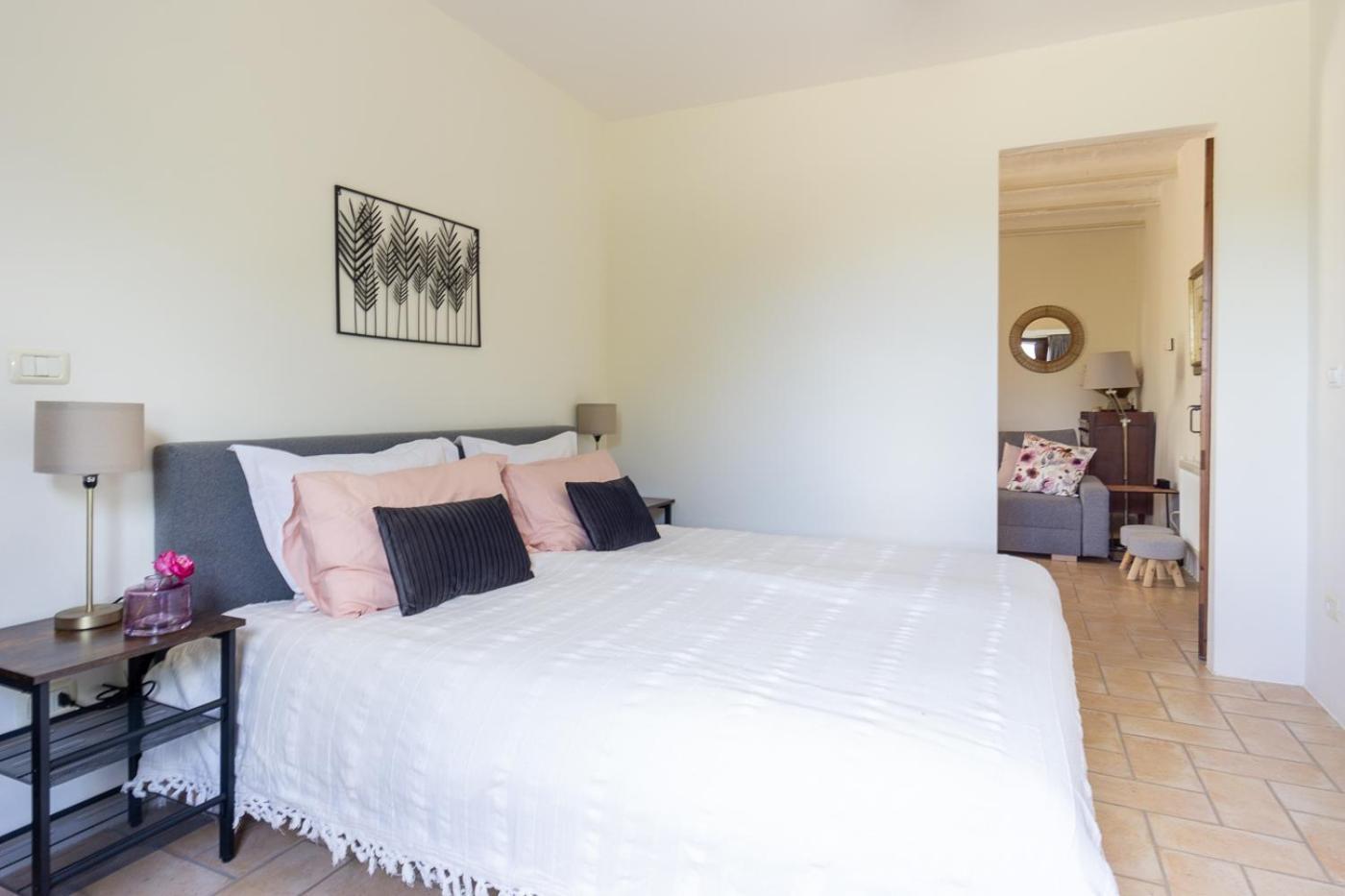 Rosa Nel Pozzo Apartments And B&B San Pietro  Zewnętrze zdjęcie