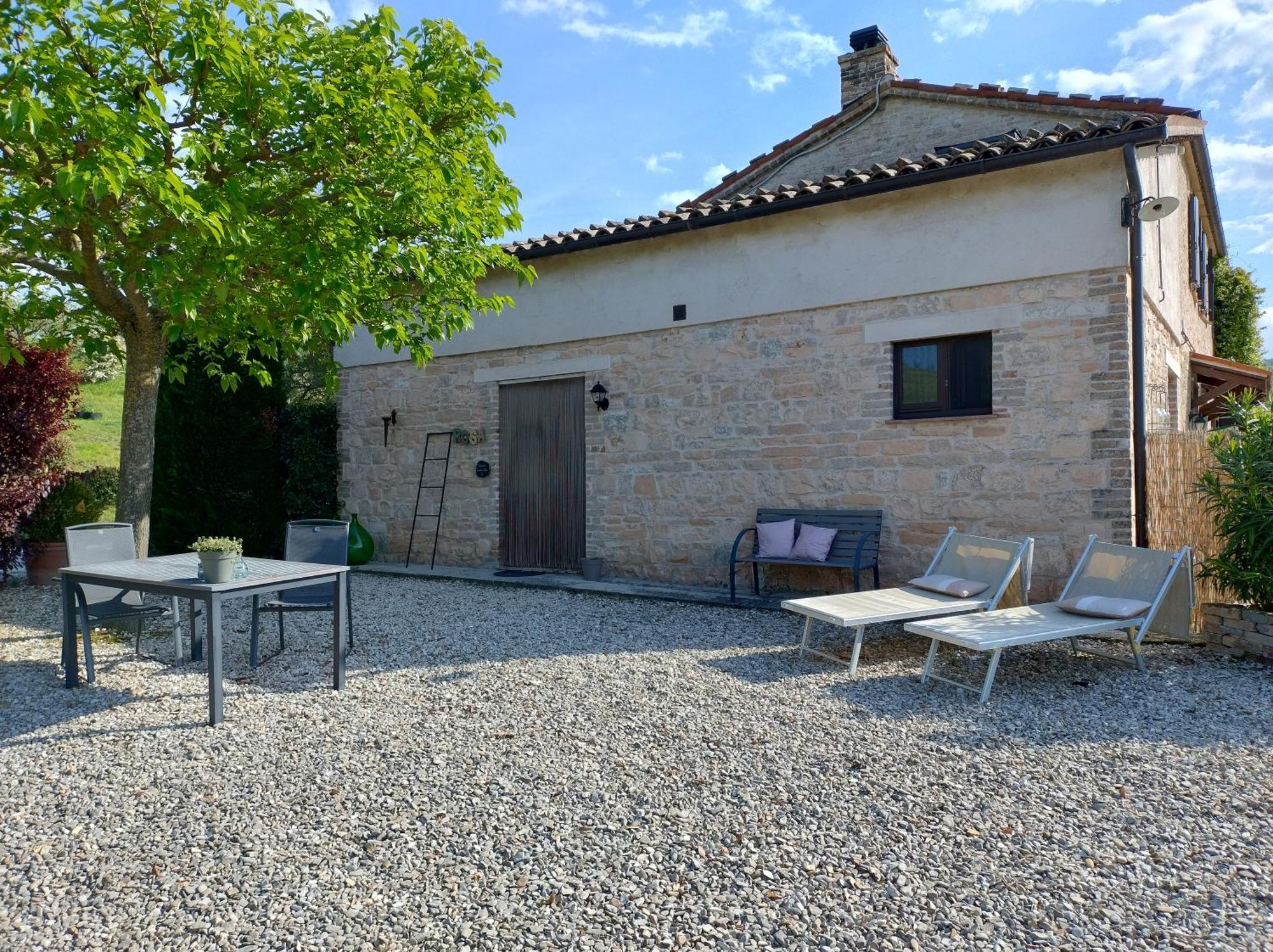 Rosa Nel Pozzo Apartments And B&B San Pietro  Zewnętrze zdjęcie
